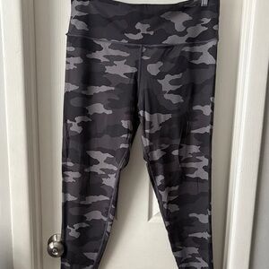 Aerie Chill gray black Camouflage Print Leggings size XXL
